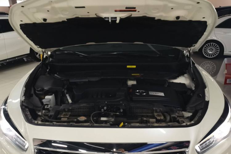 Used Infiniti QX60 2016 2.5 S/C Hybrid Two-Wheel-Drive Excellence Edition China V Standard Engine Bay