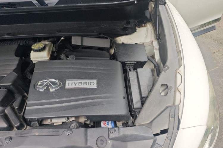 Used Infiniti QX60 2016 2.5 S/C Hybrid Two-Wheel-Drive Excellence Edition China V Standard Engine Bay Left