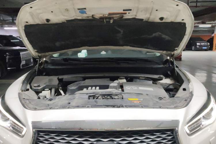 Used Infiniti QX60 2016 2.5 S/C Hybrid Two-Wheel-Drive Excellence Edition China V Standard Engine Bay