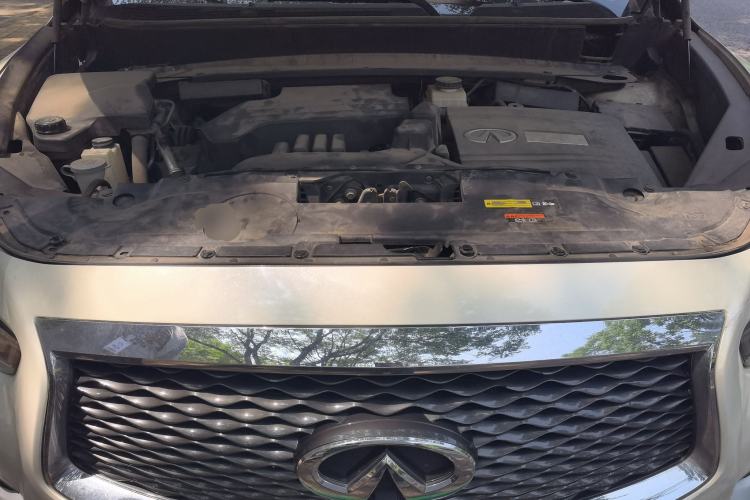 Used Infiniti QX60 2016 2.5 S/C Hybrid Two-Wheel-Drive Excellence Edition China V Standard Engine Bay