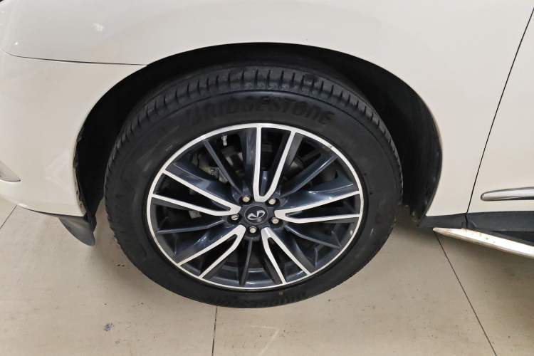Used Infiniti QX60 2016 2.5 S/C Hybrid Two-Wheel-Drive Excellence Edition China V Standard Exterior 4