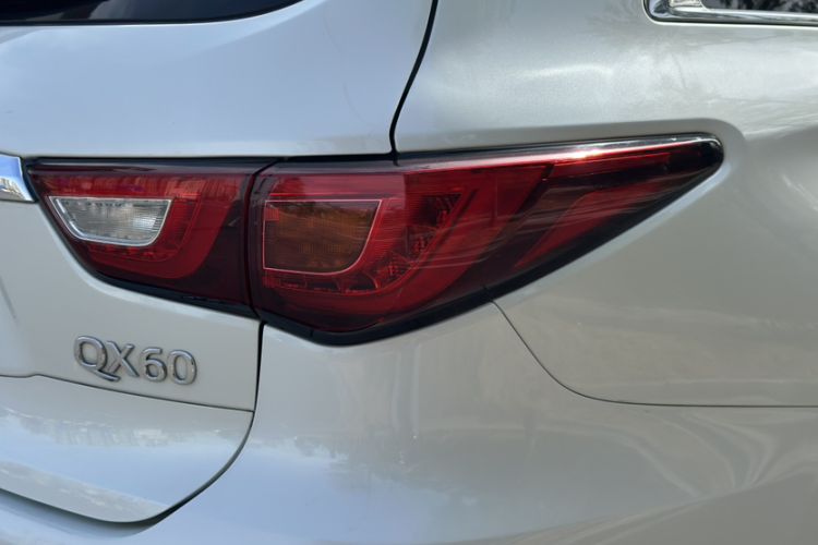 Used Infiniti QX60 2016 2.5 S/C Hybrid Two-Wheel-Drive Excellence Edition China V Standard Exterior 5