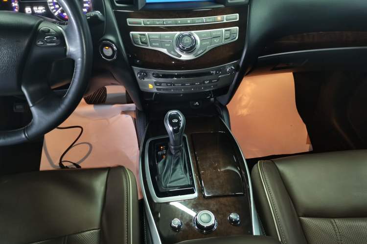 Used Infiniti QX60 2016 2.5 S/C Hybrid Two-Wheel-Drive Excellence Edition China V Standard Gear Lever