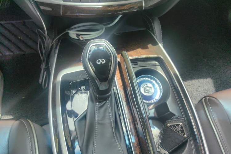 Used Infiniti QX60 2016 2.5 S/C Hybrid Four-Wheel Drive All-Terrain Version China V Emission Standard Gear Lever