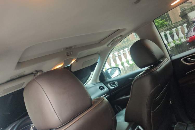Used Infiniti QX60 2016 2.5 S/C Hybrid Two-Wheel-Drive Excellence Edition China V Standard Headliner