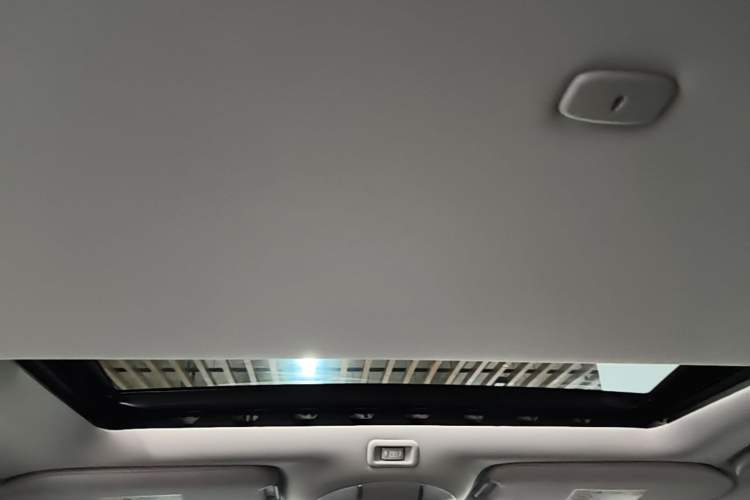 Used Infiniti QX60 2016 2.5 S/C Hybrid Two-Wheel-Drive Excellence Edition China V Standard Headliner