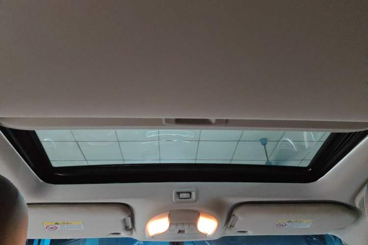 Used Infiniti QX60 2016 2.5 S/C Hybrid Two-Wheel-Drive Excellence Edition China V Standard Headliner