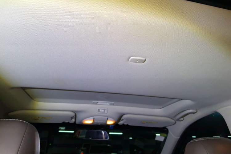 Used Infiniti QX60 2016 2.5 S/C Hybrid Two-Wheel-Drive Excellence Edition China V Standard Headliner