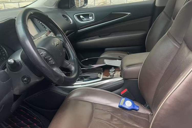 Used Infiniti QX60 2016 2.5 S/C Hybrid Two-Wheel-Drive Excellence Edition China V Standard Interior 4