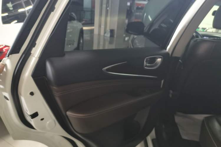 Used Infiniti QX60 2016 2.5 S/C Hybrid Two-Wheel-Drive Excellence Edition China V Standard Left Rear Door Interior