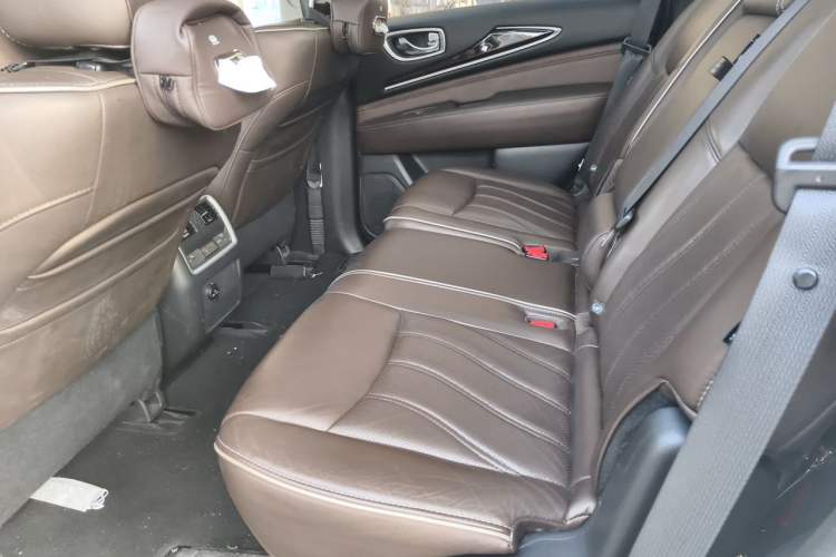 Used Infiniti QX60 2016 2.5 S/C Hybrid Two-Wheel-Drive Excellence Edition China V Standard Left Rear Seat