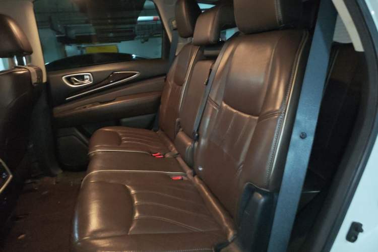 Used Infiniti QX60 2016 2.5 S/C Hybrid Two-Wheel-Drive Excellence Edition China V Standard Left Rear Seat