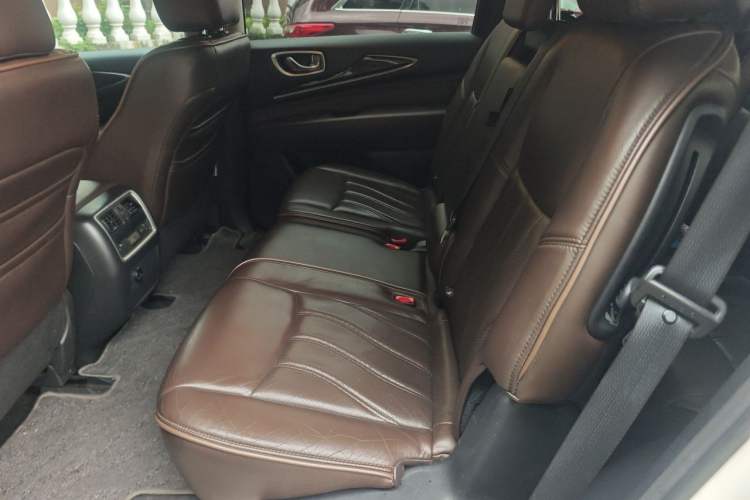 Used Infiniti QX60 2016 2.5 S/C Hybrid Two-Wheel-Drive Excellence Edition China V Standard Left Rear Seat