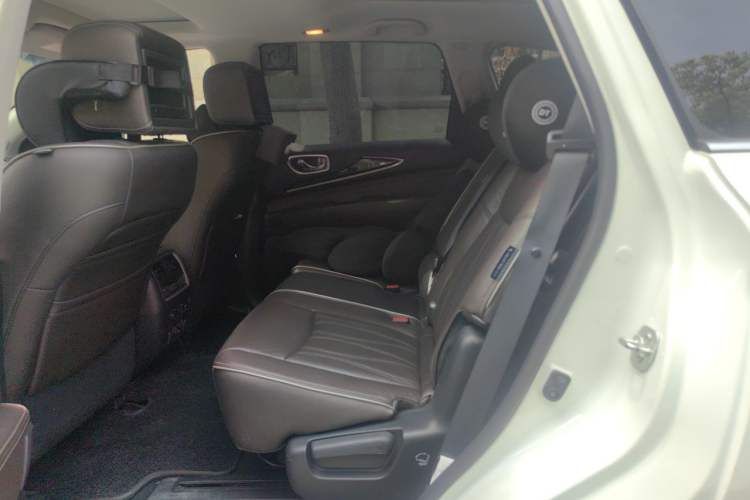 Used Infiniti QX60 2016 2.5 S/C Hybrid Four-Wheel Drive All-Terrain Version China V Emission Standard Left Rear Seat