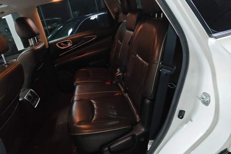 Used Infiniti QX60 2016 2.5 S/C Hybrid Two-Wheel-Drive Excellence Edition China V Standard Left Rear Seat