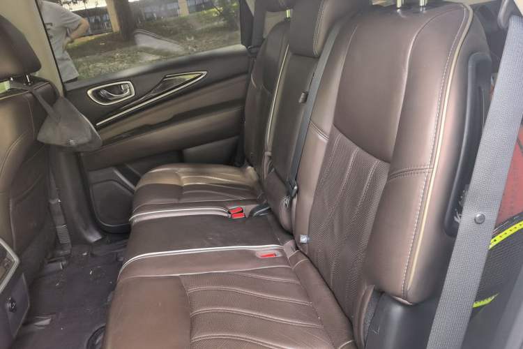 Used Infiniti QX60 2016 2.5 S/C Hybrid Two-Wheel-Drive Excellence Edition China V Standard Left Rear Seat