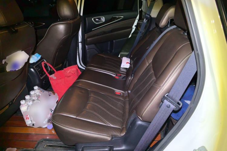 Used Infiniti QX60 2016 2.5 S/C Hybrid Two-Wheel-Drive Excellence Edition China V Standard Left Rear Seat