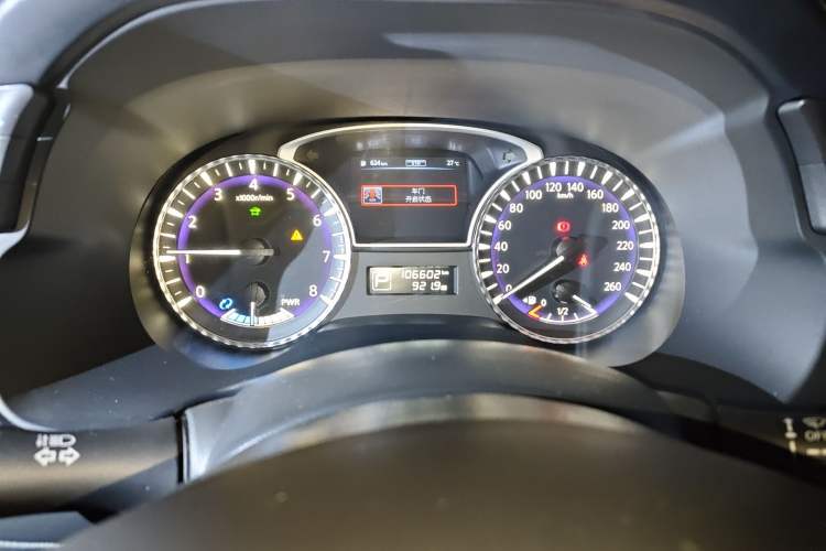 Used Infiniti QX60 2016 2.5 S/C Hybrid Two-Wheel-Drive Excellence Edition China V Standard Odometer Close Up