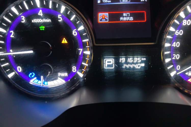 Used Infiniti QX60 2016 2.5 S/C Hybrid Two-Wheel-Drive Excellence Edition China V Standard Odometer Close Up