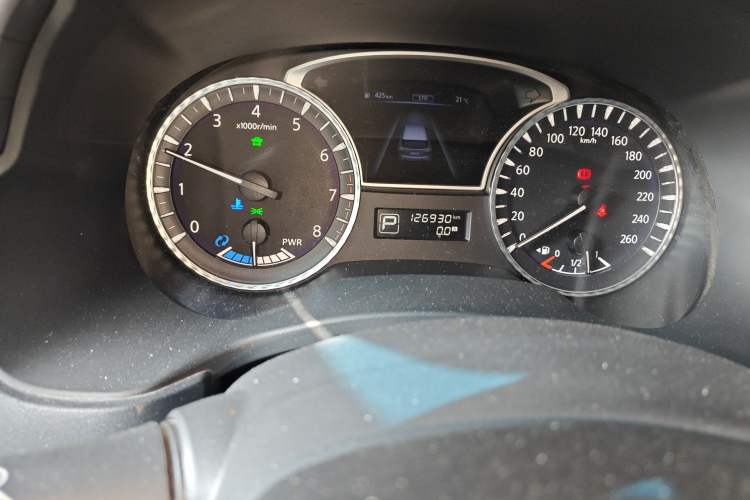 Used Infiniti QX60 2016 2.5 S/C Hybrid Two-Wheel-Drive Excellence Edition China V Standard Odometer Close Up