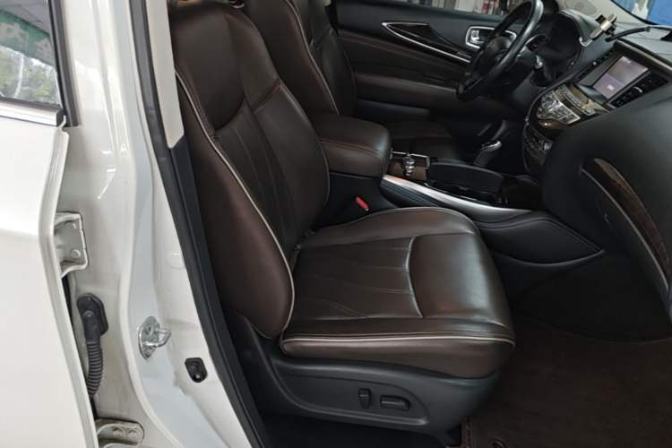 Used Infiniti QX60 2016 2.5 S/C Hybrid Two-Wheel-Drive Excellence Edition China V Standard Right Front Seat