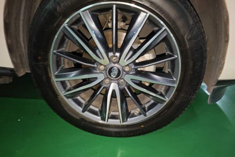 Used Infiniti QX60 2016 2.5 S/C Hybrid Two-Wheel-Drive Excellence Edition China V Standard Right Front Wheel Hub