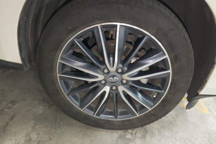 Used Infiniti QX60 2016 2.5 S/C Hybrid Two-Wheel-Drive Excellence Edition China V Standard Right Front Wheel Hub