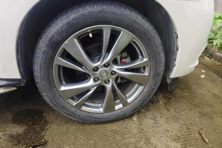 Used Infiniti QX60 2016 2.5 S/C Hybrid Two-Wheel-Drive Excellence Edition China V Standard Right Front Wheel Hub