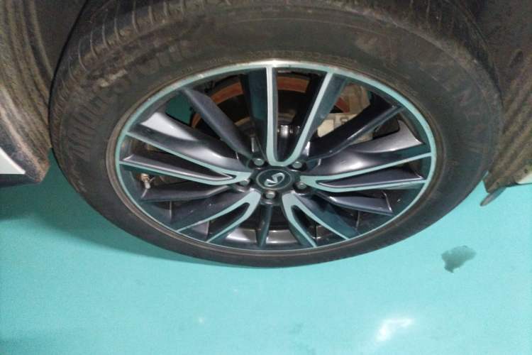 Used Infiniti QX60 2016 2.5 S/C Hybrid Two-Wheel-Drive Excellence Edition China V Standard Right Front Wheel Hub