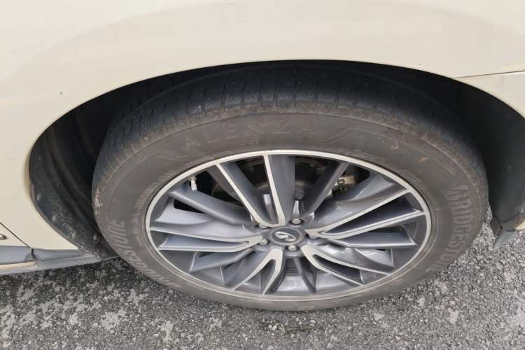 Used Infiniti QX60 2016 2.5 S/C Hybrid Two-Wheel-Drive Excellence Edition China V Standard Right Front Wheel Hub