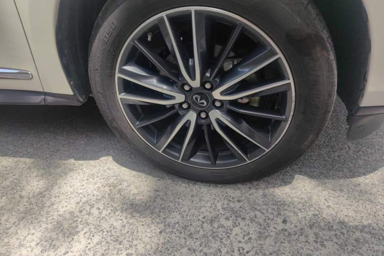 Used Infiniti QX60 2016 2.5 S/C Hybrid Four-Wheel Drive All-Terrain Version China V Emission Standard Right Front Wheel Hub