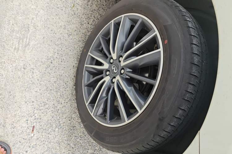 Used Infiniti QX60 2016 2.5 S/C Hybrid Two-Wheel-Drive Excellence Edition China V Standard Right Front Wheel Hub