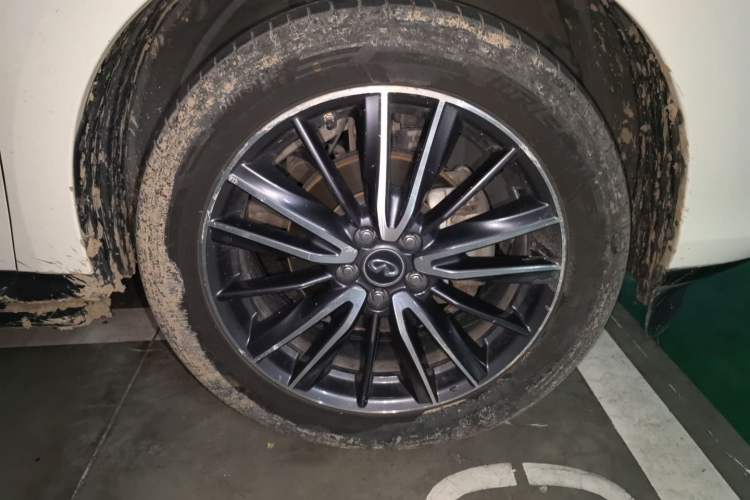 Used Infiniti QX60 2016 2.5 S/C Hybrid Two-Wheel-Drive Excellence Edition China V Standard Right Front Wheel Hub