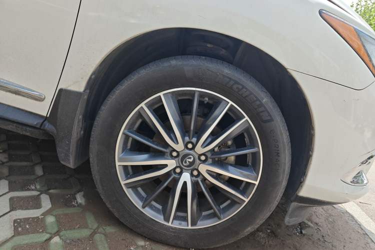 Used Infiniti QX60 2016 2.5 S/C Hybrid Two-Wheel-Drive Excellence Edition China V Standard Right Front Wheel Hub