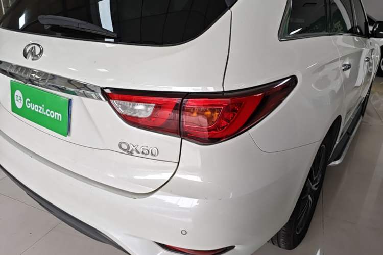 Used Infiniti QX60 2016 2.5 S/C Hybrid Two-Wheel-Drive Excellence Edition China V Standard Right Rear Taillight