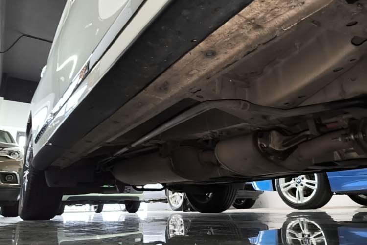 Used Infiniti QX60 2016 2.5 S/C Hybrid Two-Wheel-Drive Excellence Edition China V Standard Right Side Sill