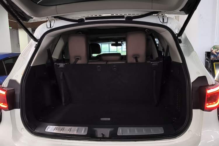 Used Infiniti QX60 2016 2.5 S/C Hybrid Two-Wheel-Drive Excellence Edition China V Standard Trunk