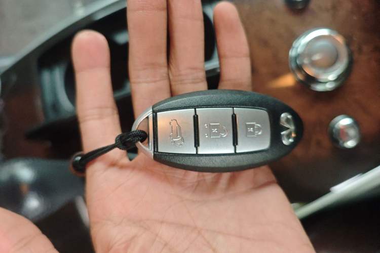 Used Infiniti QX60 2016 2.5 S/C Hybrid Two-Wheel-Drive Excellence Edition China V Standard Vehicle Key