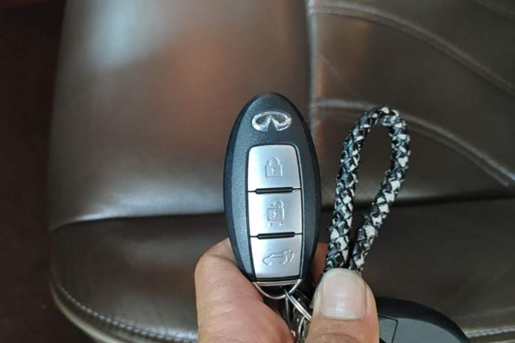 Used Infiniti QX60 2016 2.5 S/C Hybrid Two-Wheel-Drive Excellence Edition China V Standard Vehicle Key