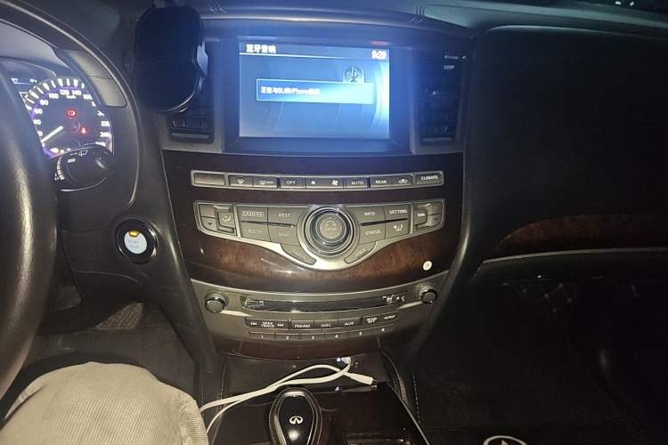 Used Infiniti QX60 2018 2.5 S/C Hybrid Two-Wheel-Drive Champion Family Edition Audio And AC Panel