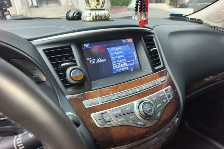 Used Infiniti QX60 2018 2.5 S/C Hybrid Two-Wheel-Drive Excellence Edition China VI Standard Audio And AC Panel