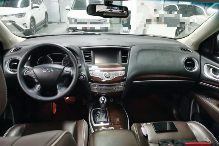 Used Infiniti QX60 2018 2.5 S/C Hybrid Two-Wheel-Drive Champion Family Edition Center Console
