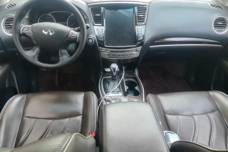 Used Infiniti QX60 2018 2.5 S/C Hybrid Two-Wheel-Drive Champion Family Edition Center Console