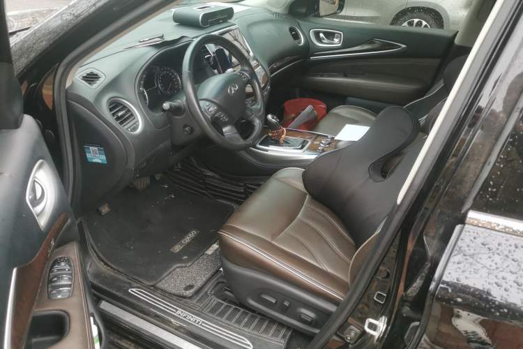 Used Infiniti QX60 2018 2.5 S/C Hybrid Two-Wheel-Drive Excellence Edition China VI Standard Driver Seat