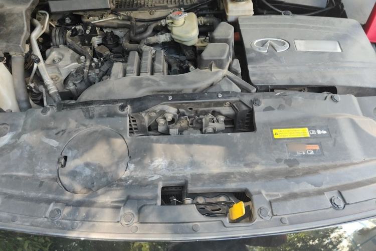 Used Infiniti QX60 2018 2.5 S/C Hybrid Two-Wheel-Drive Champion Family Edition Engine Bay