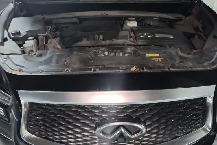 Used Infiniti QX60 2018 2.5 S/C Hybrid Four-Wheel Drive All-Terrain Version China VI Standard Engine Bay