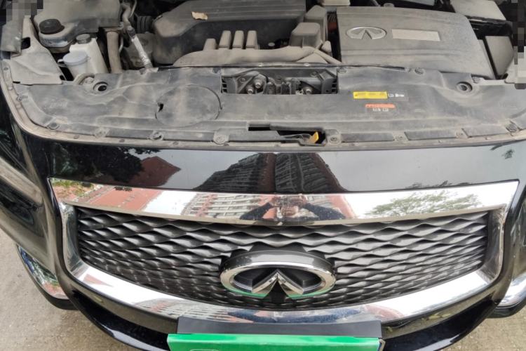 Used Infiniti QX60 2018 2.5 S/C Hybrid Two-Wheel-Drive Champion Family Edition Engine Bay