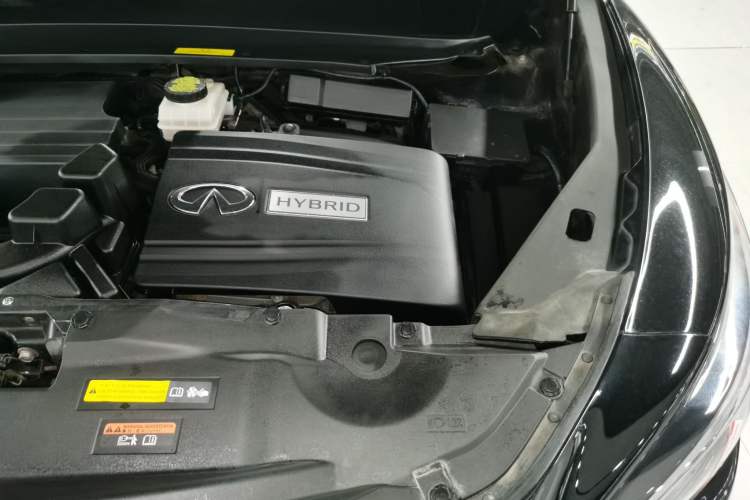 Used Infiniti QX60 2018 2.5 S/C Hybrid Two-Wheel-Drive Champion Family Edition Engine Bay Left