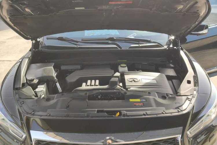 Used Infiniti QX60 2018 2.5 S/C Hybrid Two-Wheel-Drive Excellence Edition China VI Standard Engine Bay