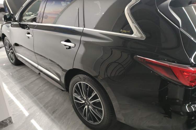 Used Infiniti QX60 2018 2.5 S/C Hybrid Two-Wheel-Drive Excellence Edition China VI Standard Exterior 3